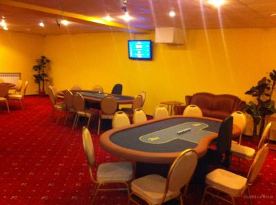Три покерных стола и рулетку конфисковали в одном из игровых клубов Рязани